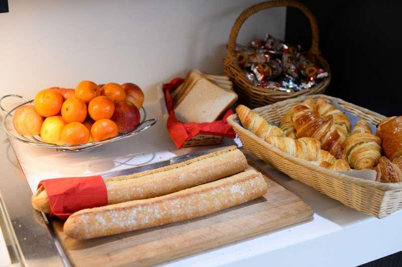 Brit Hotel Confort Rouen Centre Restaurant bilde